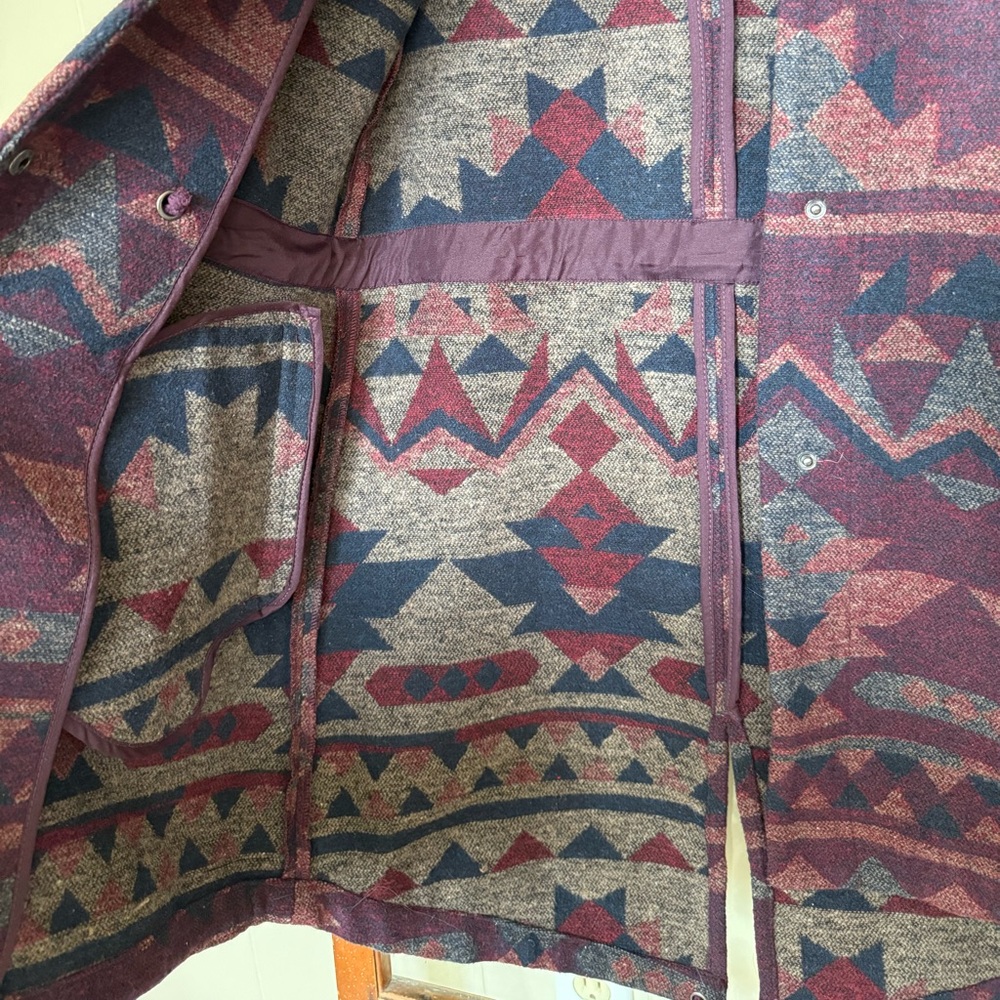 BB Dakota Burgundy Western Aztec Print Anorak Coat Jacket Faux Fur Hood - Size S - Picture 5 of 8